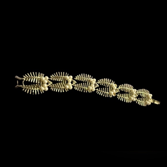 Coro Jewelry - Gold tone vintage Coro Pegasus leaf skeletal design bracelet 1940s 1950s
